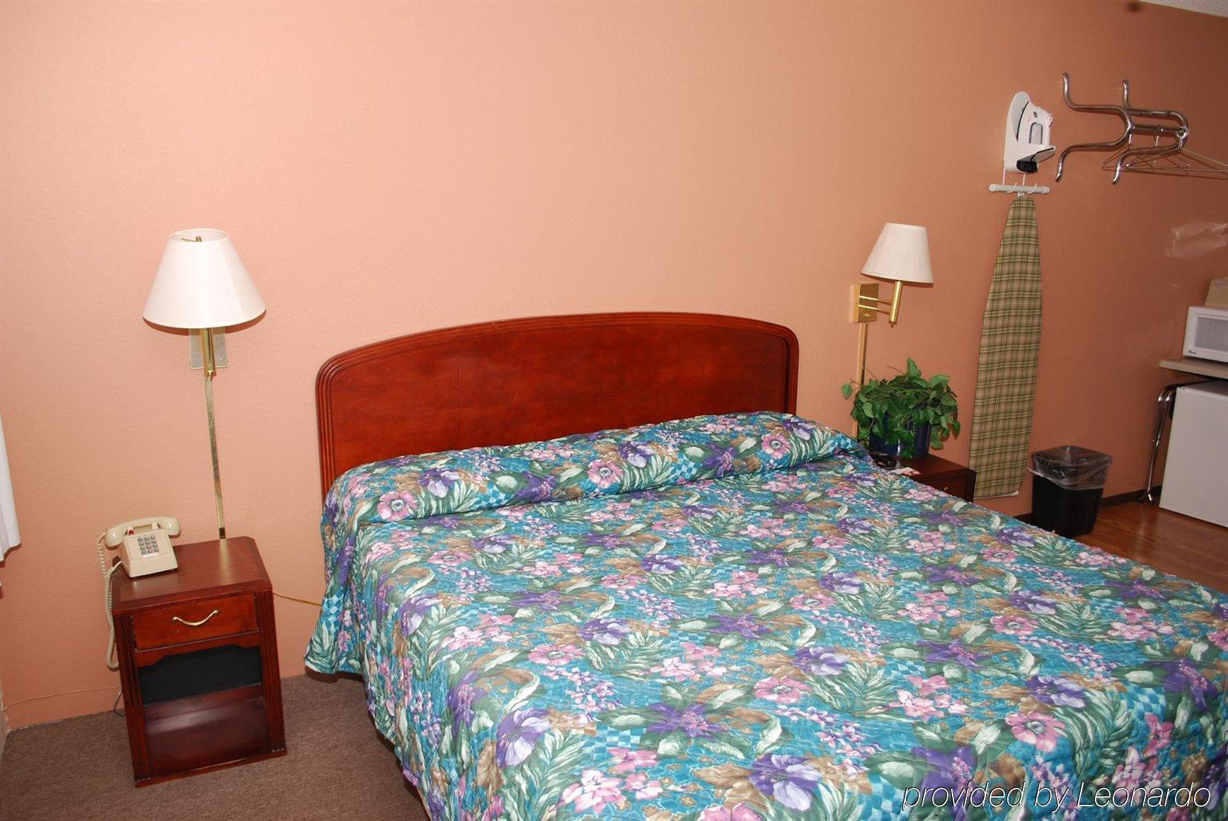 Golden Eagle Motel Dorris Room photo